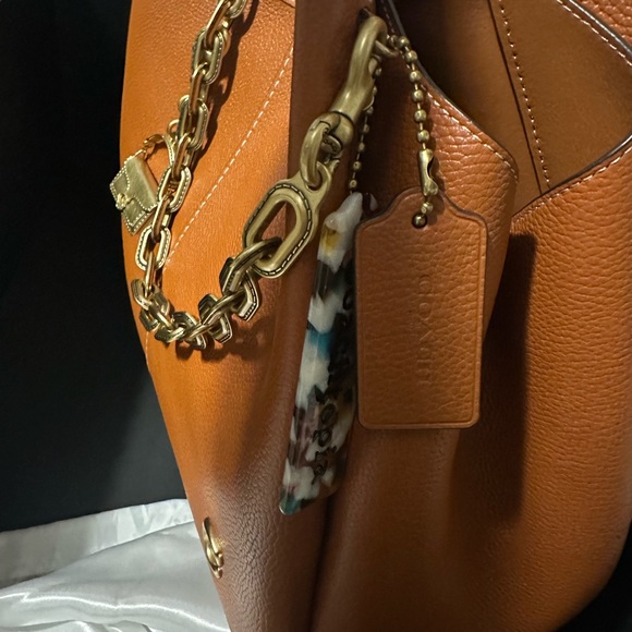 Coach Lana - Picture 3 of 6